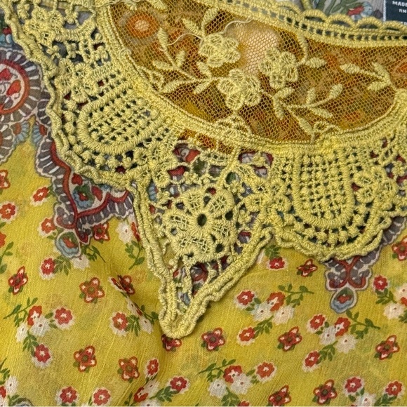 Isabella Rodriguez Yellow Floral Lace Ruffled Short Sleeve Blouse Top Small - Picture 9 of 11